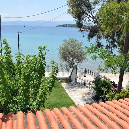 By The Beach, Evia Island Appartement *